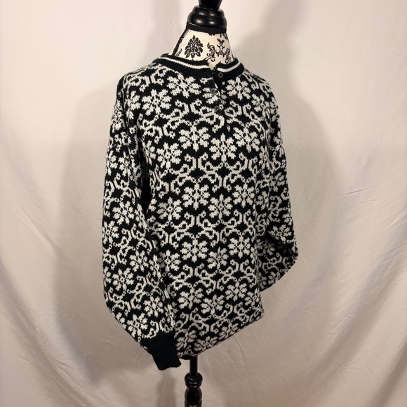 American Weekend Sweaters - American Weekend Womens Large Black White Snowflake Fair Isle Henley Sweater L